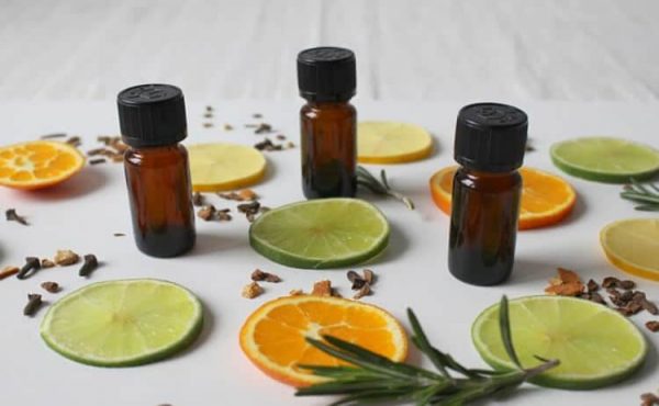 Botellitas de aceites esenciales para aliviar la gripe