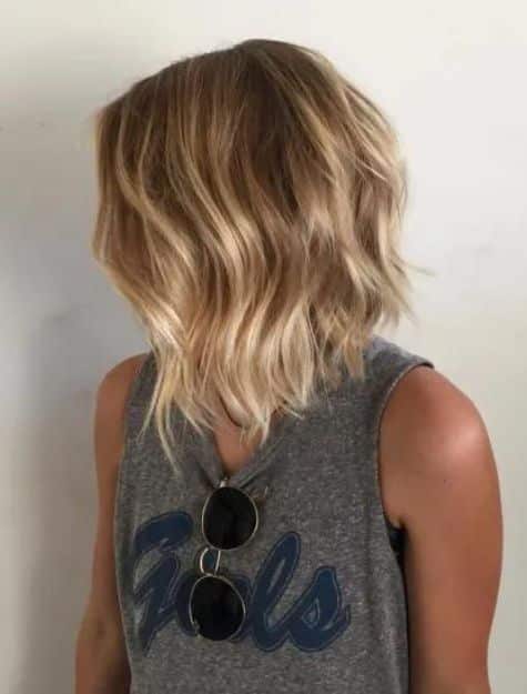 Corte Bob en Línea con Capas